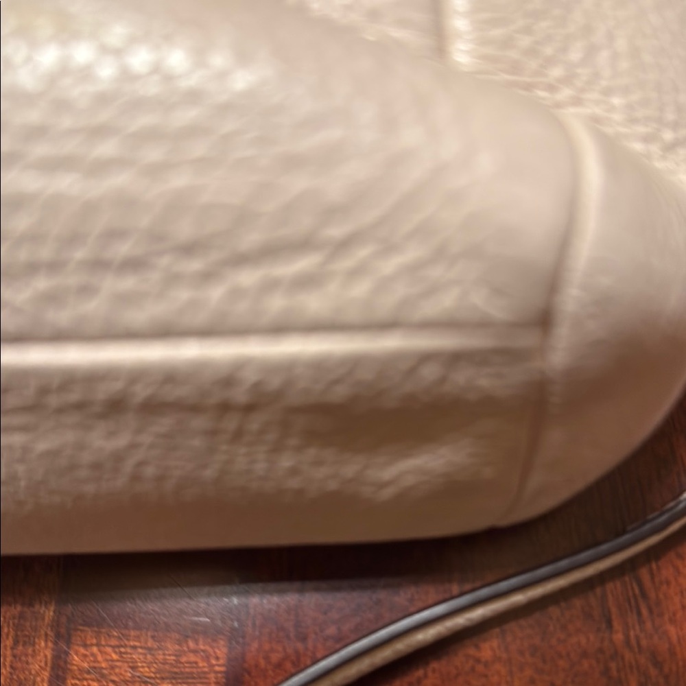 COPY - Coach Cream Shoulder Bag with Gold Accents - Picture 11 of 16